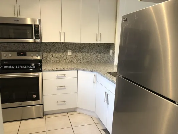 $1,950 | 7740 Camino Real, Unit G302, Miami, FL 33143