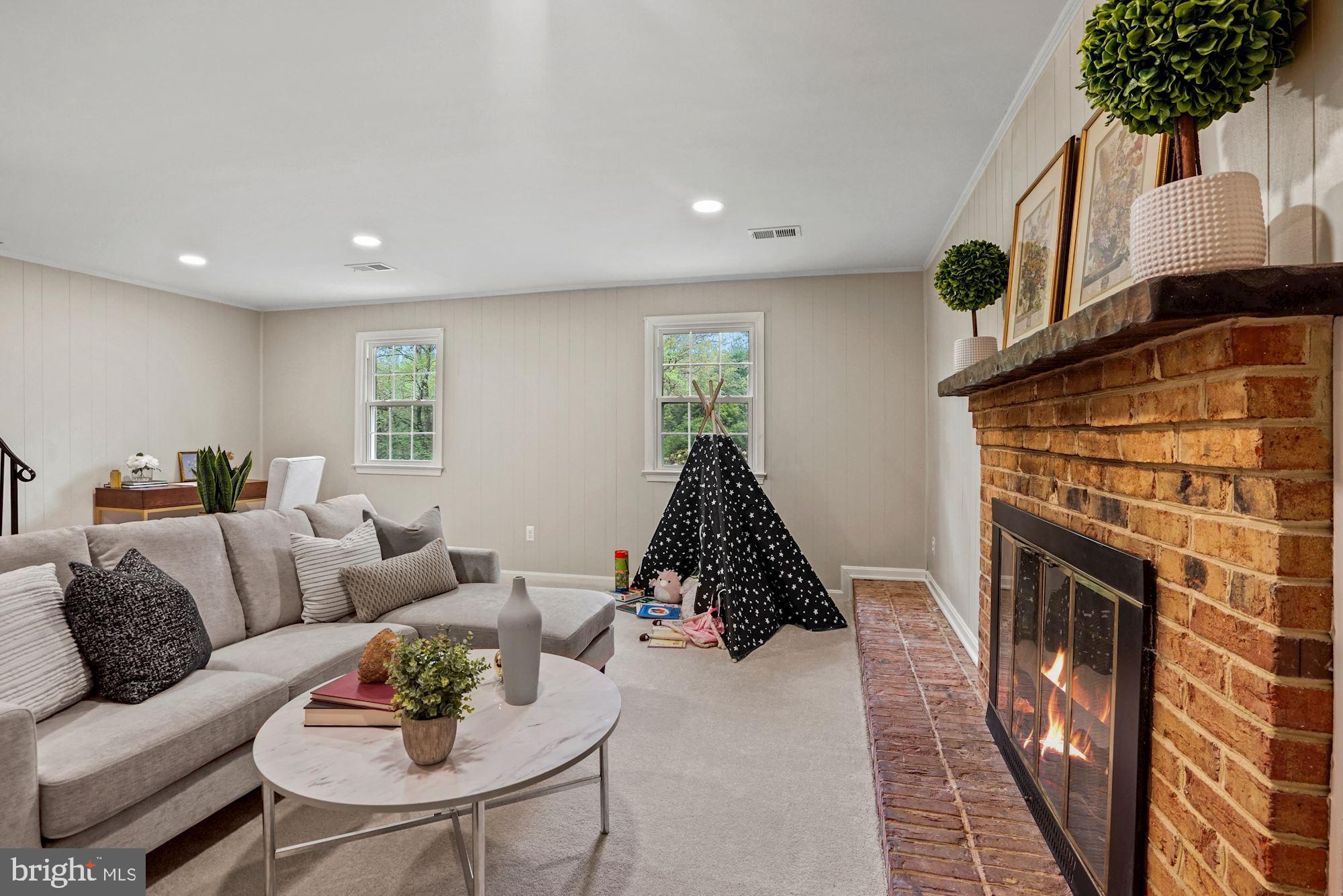 3129 Hunt Road Oakton, VA 22124 - Photo 15 of 32 Gallery Image 15