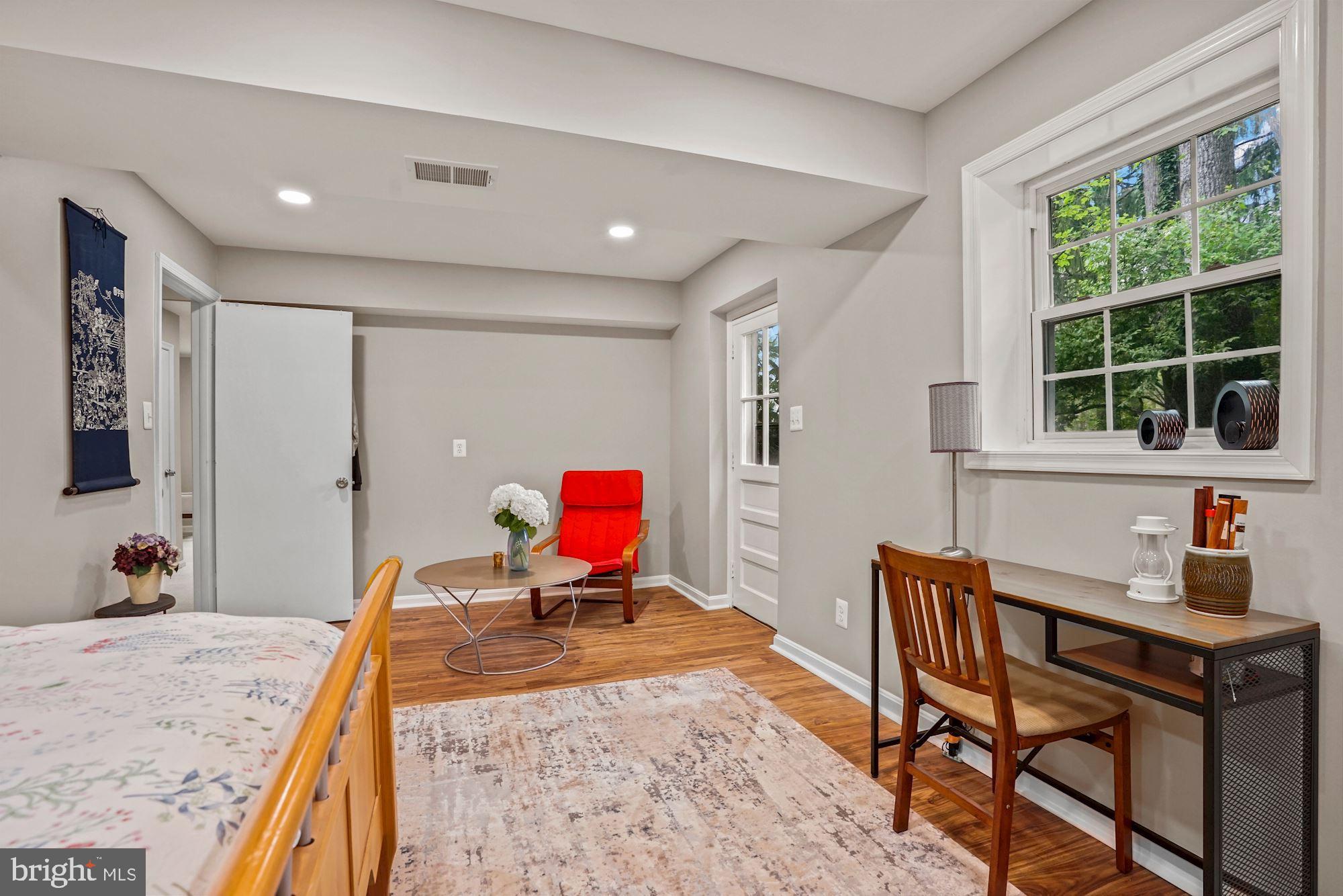 3129 Hunt Road Oakton, VA 22124 - Photo 30 of 32 Gallery Image 30