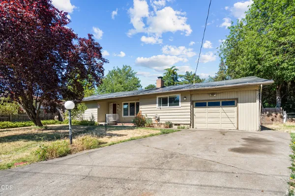 $265,000 | 130 Sharon Drive, Phoenix, OR 97535