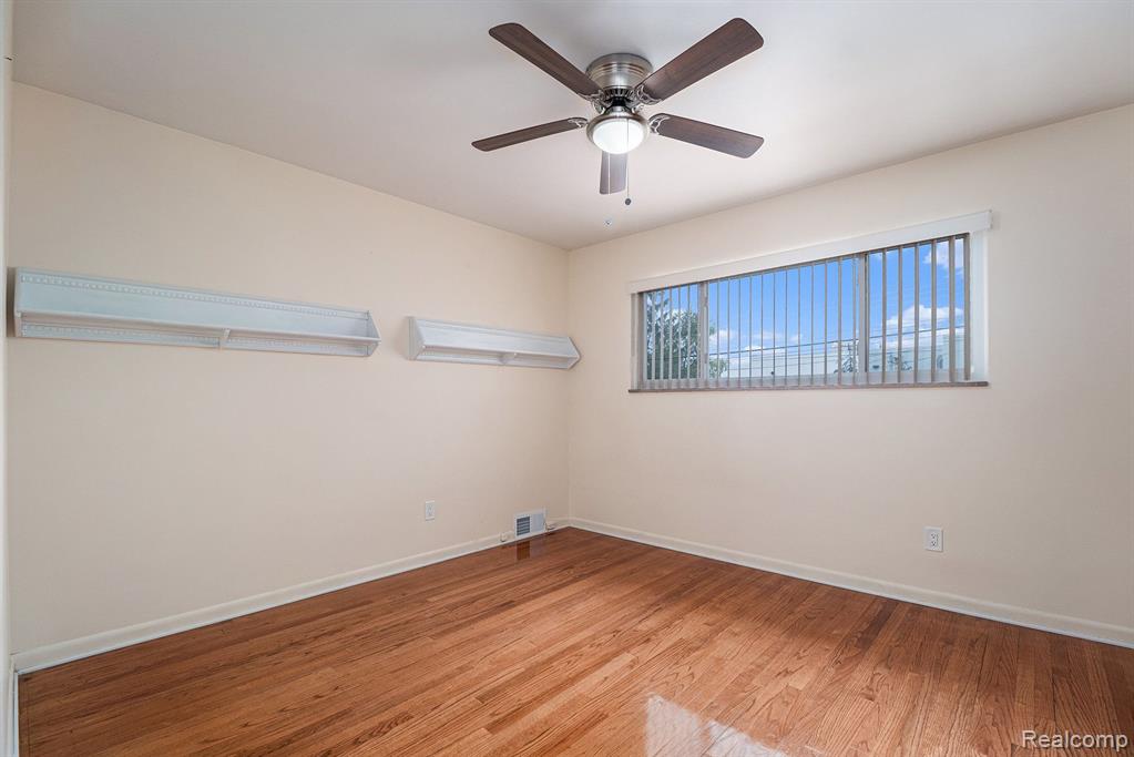 8088 Racine Road Warren, MI 48093 - Photo 15 of 25