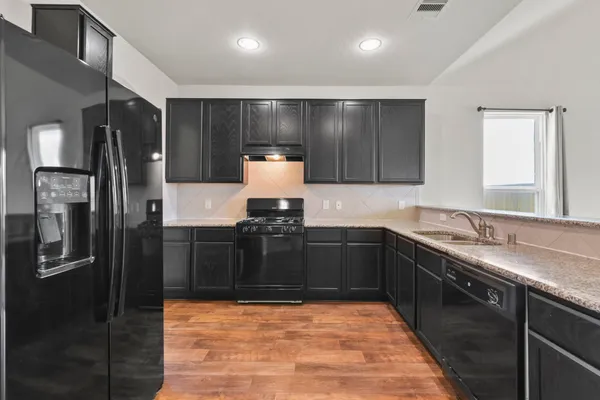 $2,500 | 3011 Tandem Court, Rosenberg, TX 77471