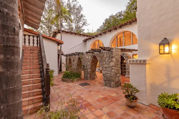 $4,500,000 | 1519 Ayers Avenue, Ojai, CA 93023
