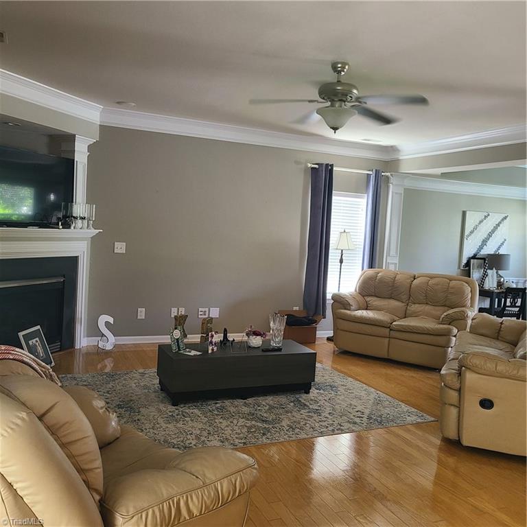 895 Jennifer Lane High Point, NC 27265 - Photo 3 of 21