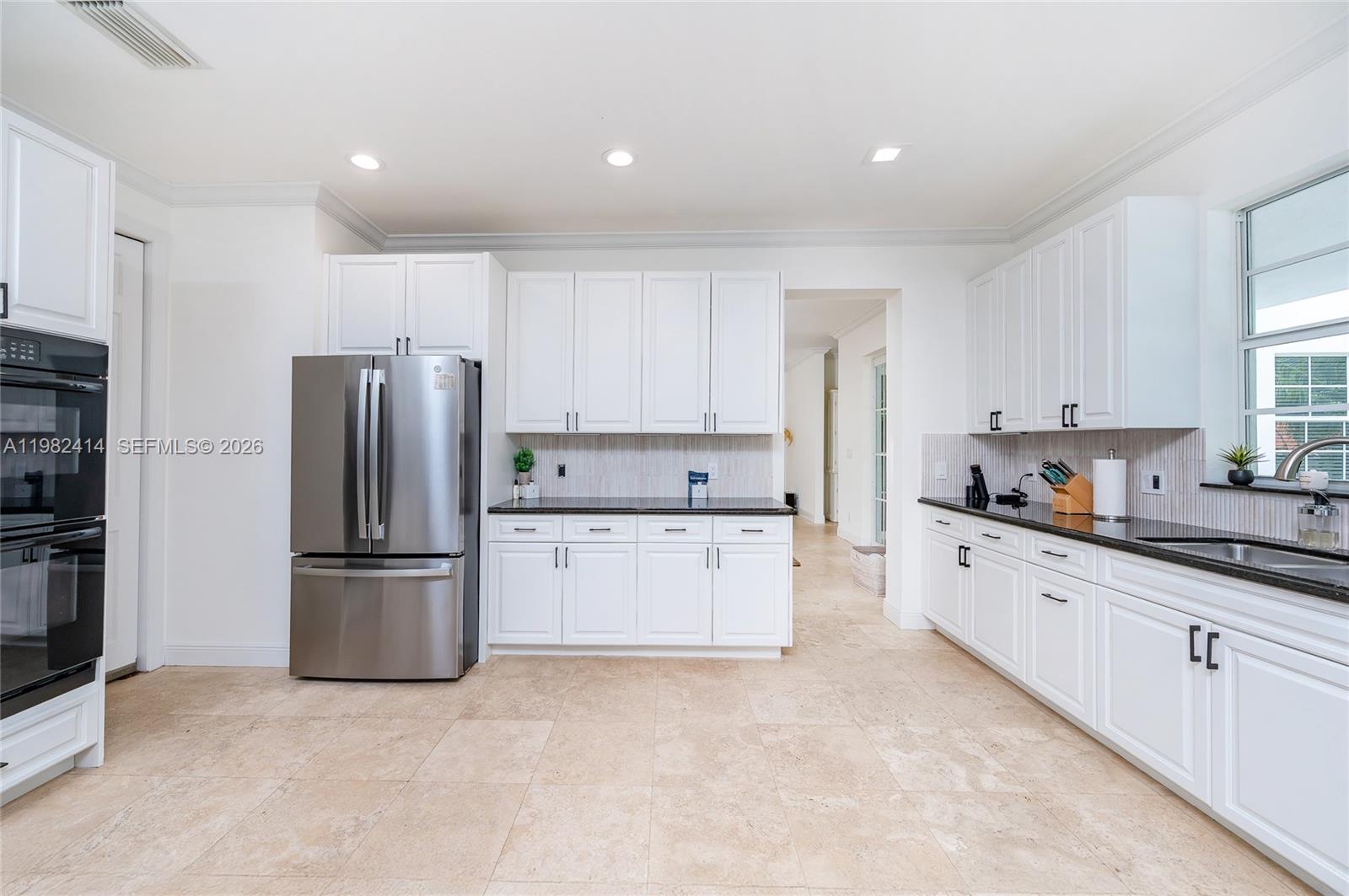 760 Glenridge Road Key Biscayne, FL 33149 - Photo 12 of 65