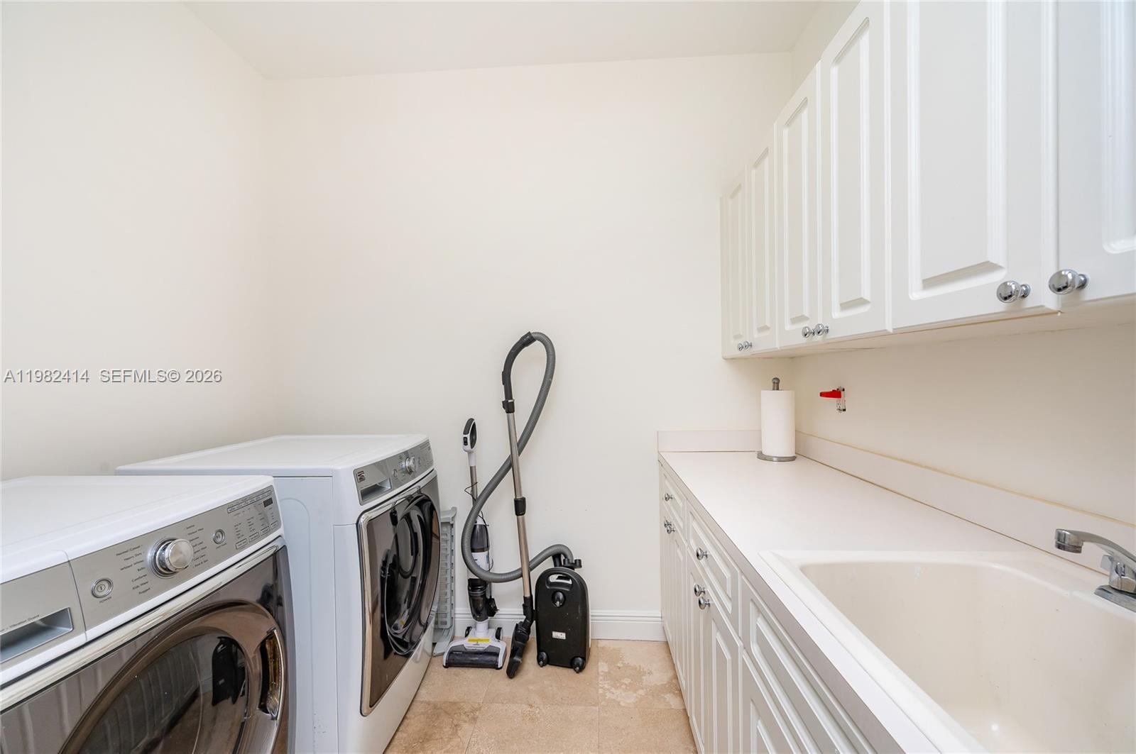 760 Glenridge Road Key Biscayne, FL 33149 - Photo 15 of 65