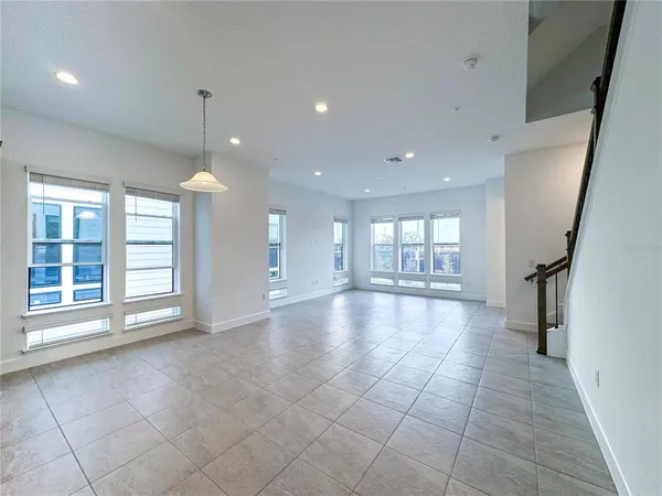 $3,500 | 2046 Packing District Way, Orlando, FL 32804