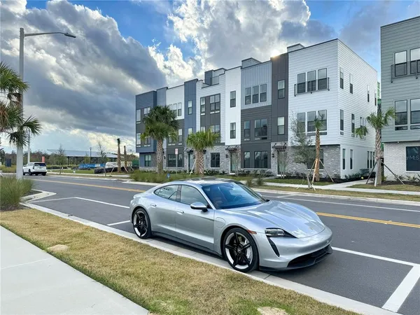 $3,500 | 2046 Packing District Way, Orlando, FL 32804