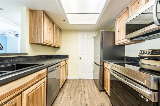 $137,000 | 3550 Bay Sands Drive, Unit 3061, Laughlin, NV 89029