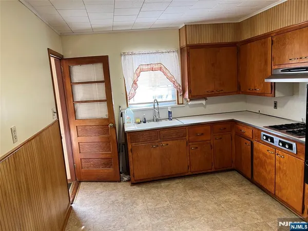 $1,600 | 421 Hamilton Street, Unit 1, Harrison, NJ 07029