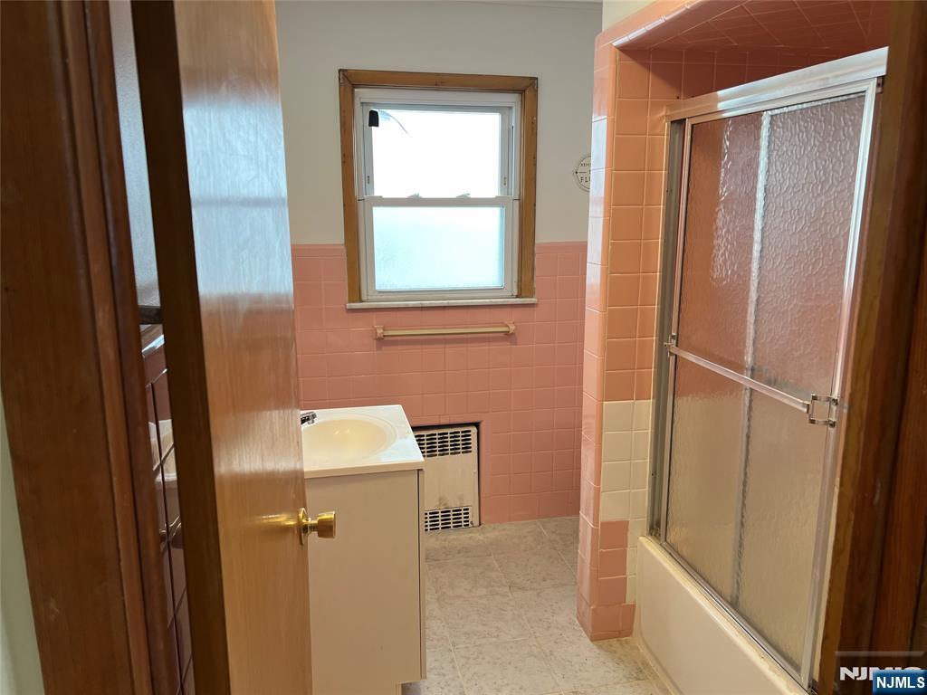 421 Hamilton Street, Unit 1 Harrison, NJ 07029 - Photo 3 of 8