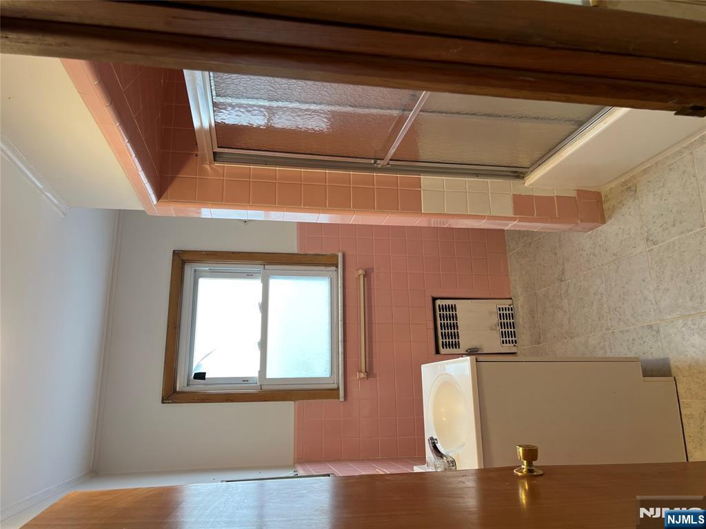 421 Hamilton Street, Unit 1 Harrison, NJ 07029 - Photo 4 of 8