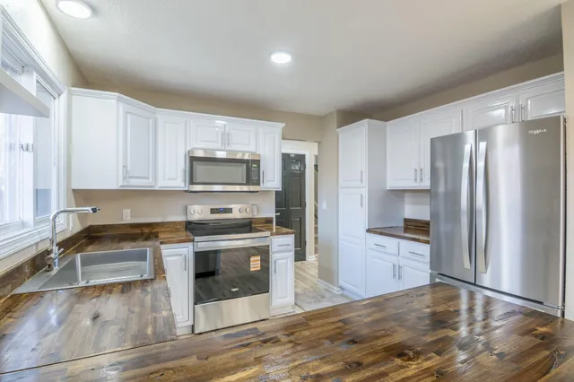 $259,900 | 1300 River Avenue East, Ladysmith, WI 54848