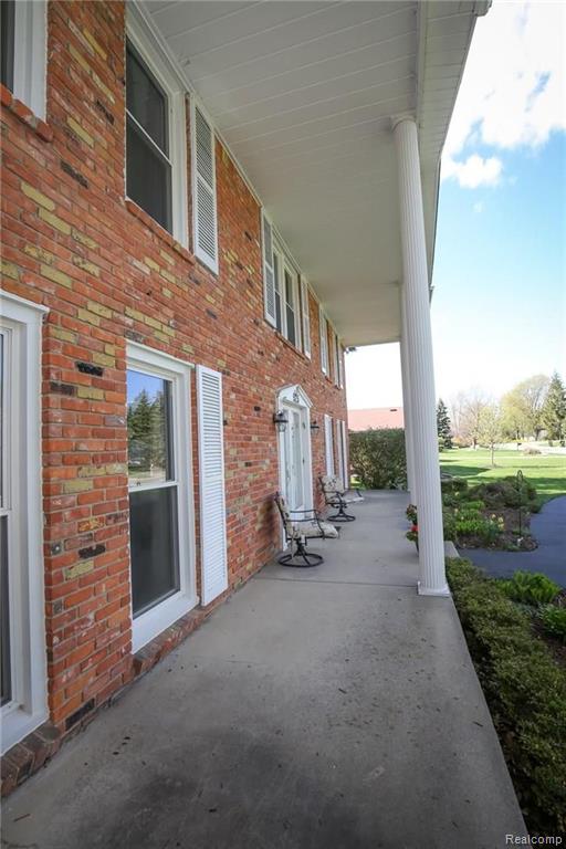 925 Bridgestone Drive Rochester Hills, MI 48309 - Photo 5 of 54