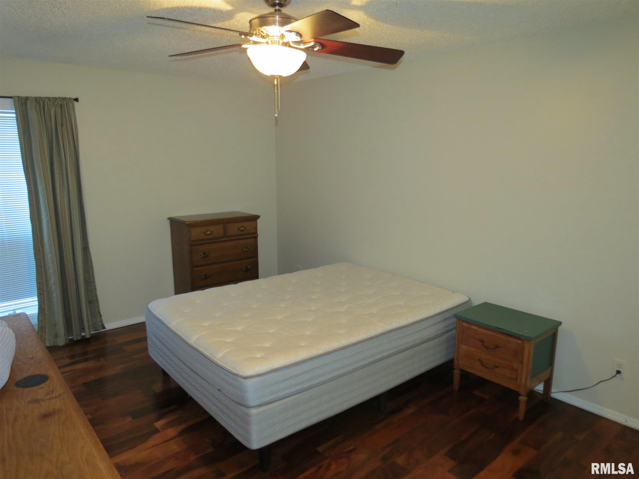 1918 Jeanette Lane Springfield, IL 62702 - Photo 6 of 11 Gallery Image 6