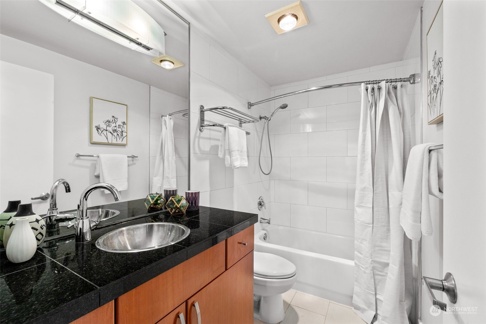 3401 Wallingford Avenue North, Unit 202 Seattle, WA 98103 - Photo 16 of 31