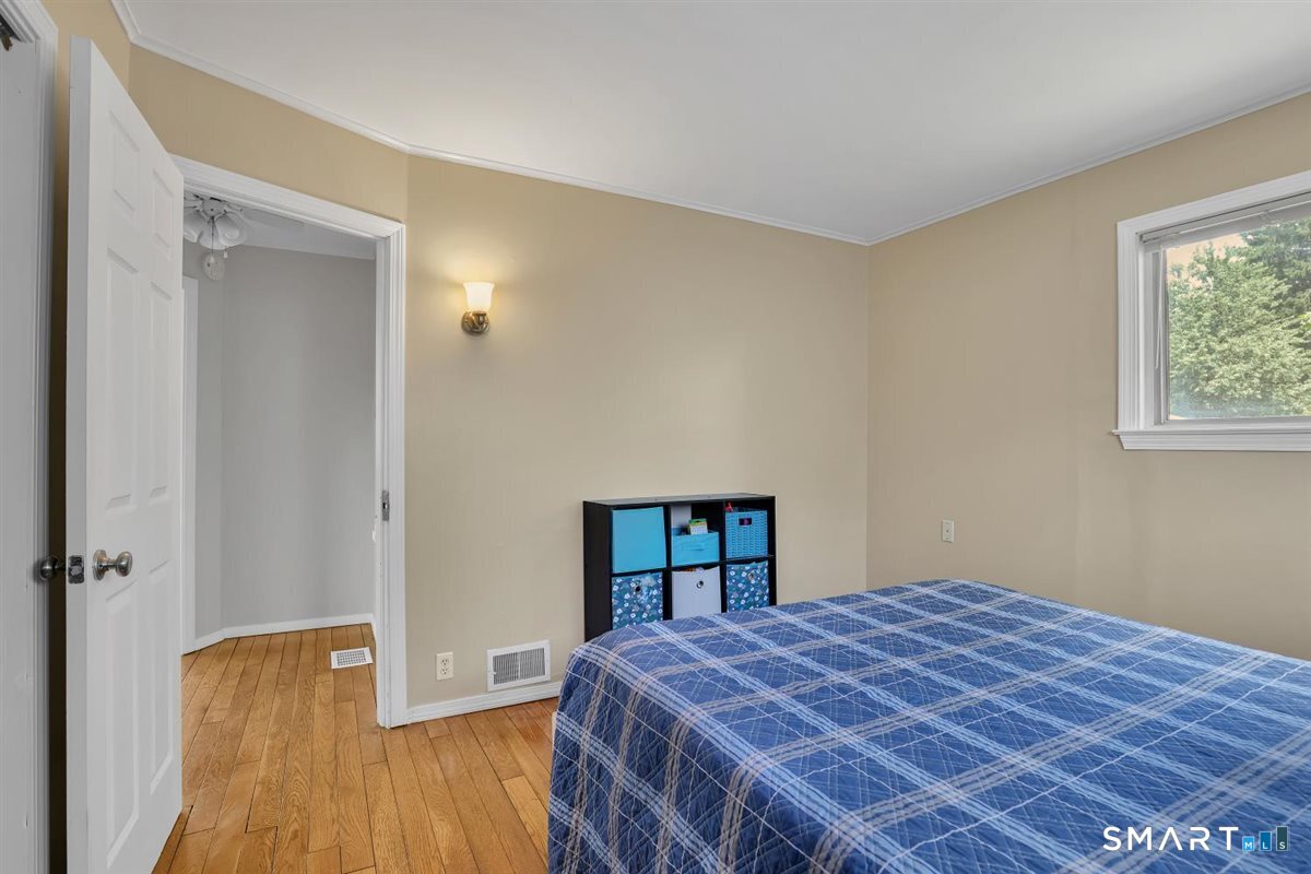 13 Predem Road Bristol, CT 06010 - Photo 18 of 31