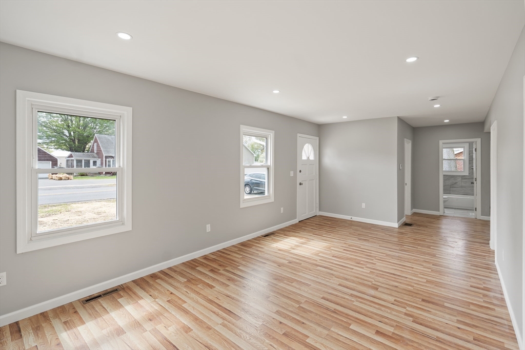 592 Prospect Street Chicopee, MA 01020 - Photo 3 of 22 Gallery Image 3