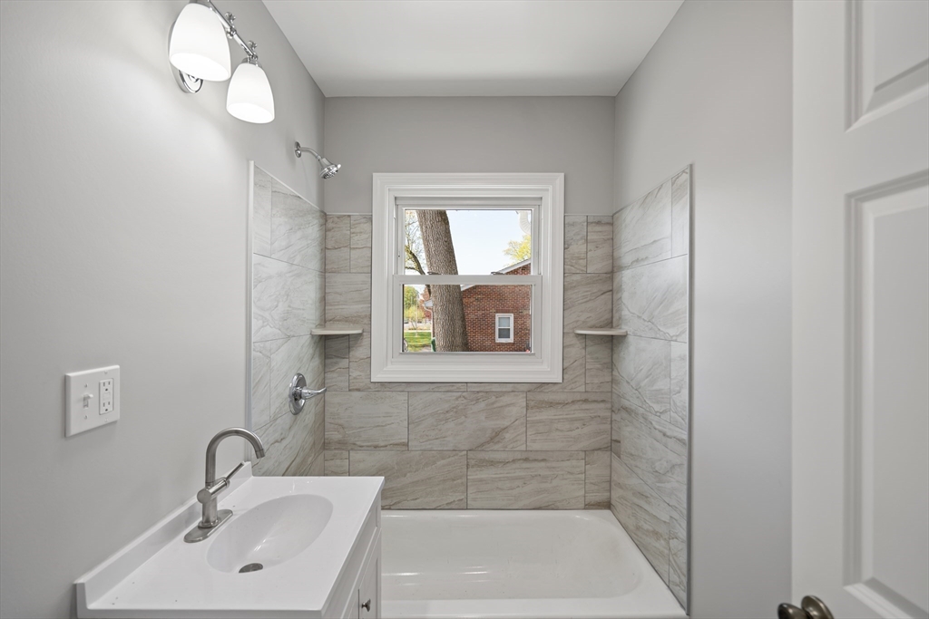 592 Prospect Street Chicopee, MA 01020 - Photo 5 of 22 Gallery Image 5
