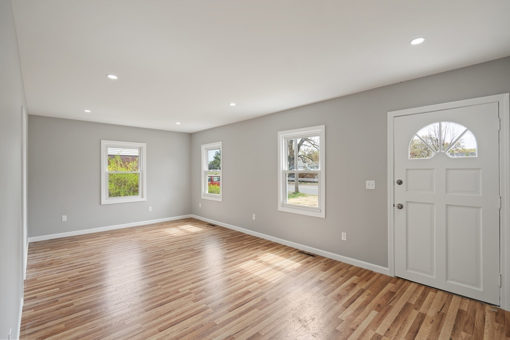 592 Prospect Street Chicopee, MA 01020 - Photo 9 of 22 Gallery Image 9