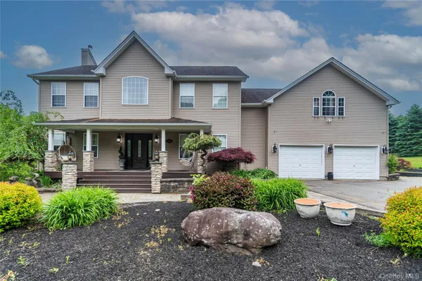 $675,000 | 1 Starlight Path, Wallkill, NY 12589