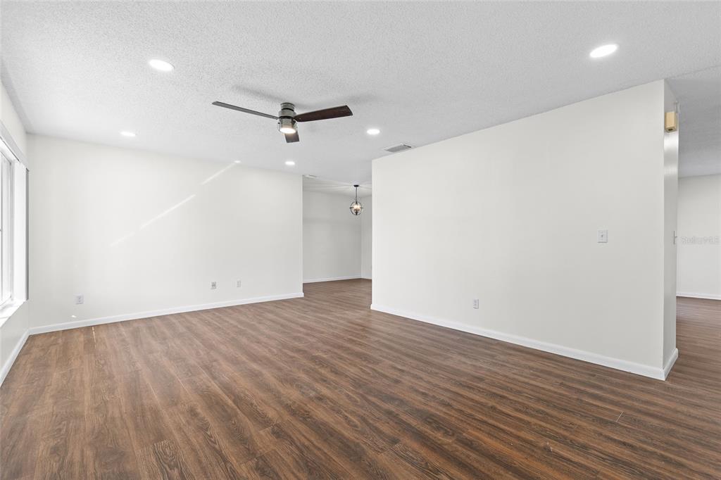 105 Graham Road Fern Park, FL 32730 - Photo 4 of 42