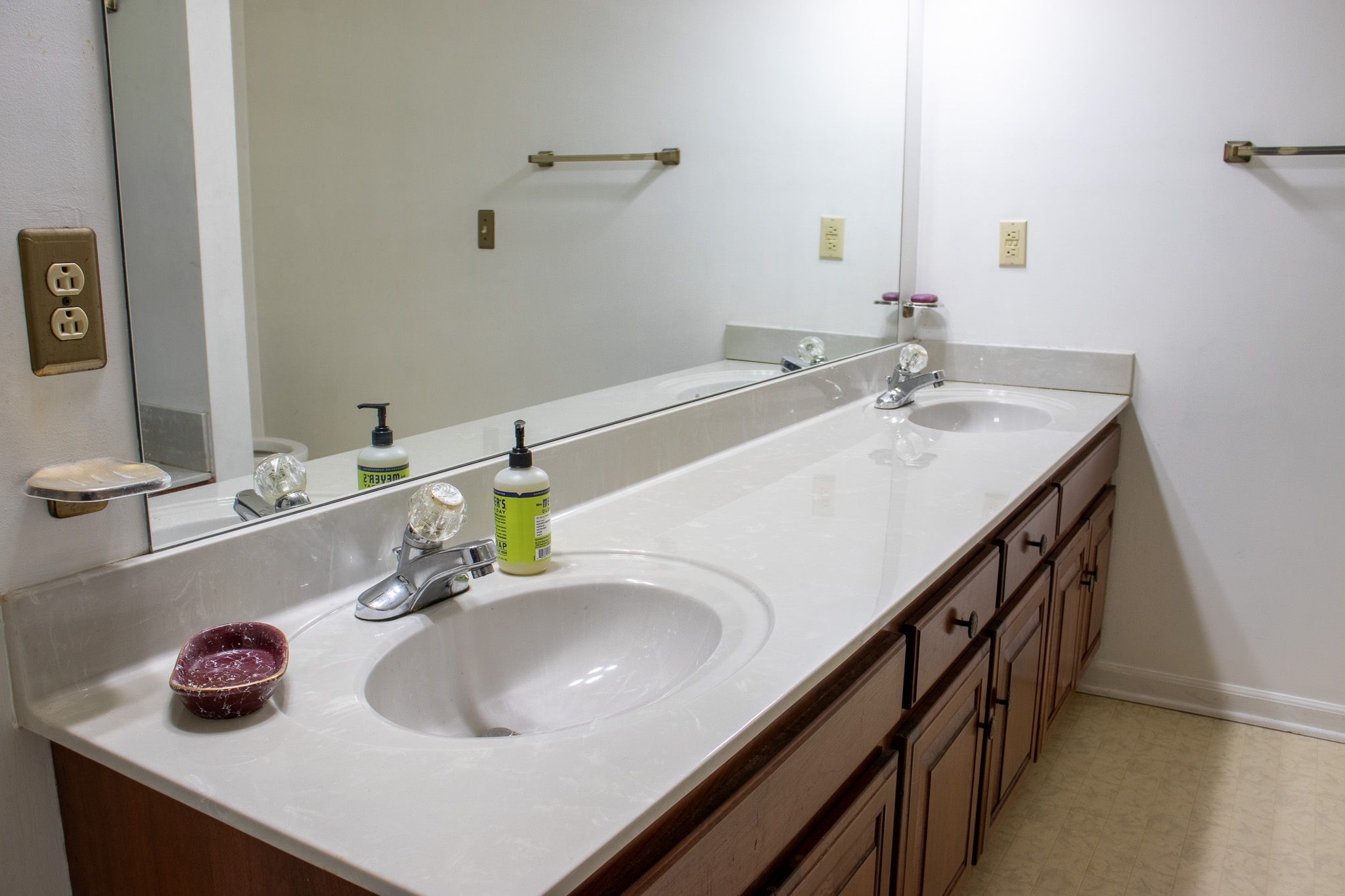 1623 Friendship Road Cross Plains, TN 37049 - Photo 46 of 56 a bathroom with a sink and a mirror