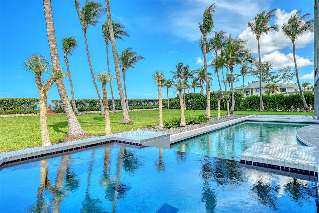 8250 Sanderling Road Sarasota, FL 34242 - Photo 47 of 61
