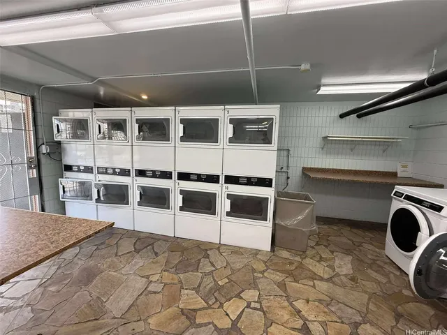 $400,000 | 801 Ala Nioi Place, Unit 905, Honolulu, HI 96818