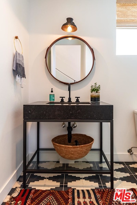 43 Ozone Avenue Venice, CA 90291 - Photo 11 of 30