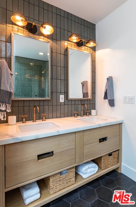 43 Ozone Avenue Venice, CA 90291 - Photo 13 of 30