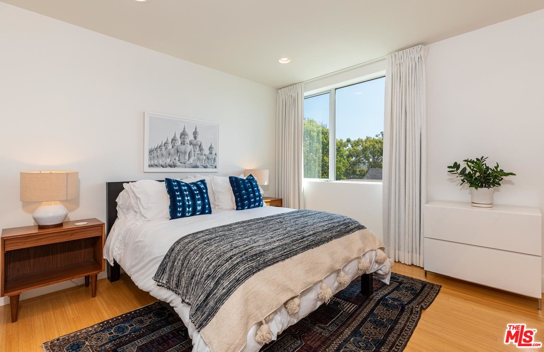 43 Ozone Avenue Venice, CA 90291 - Photo 15 of 30