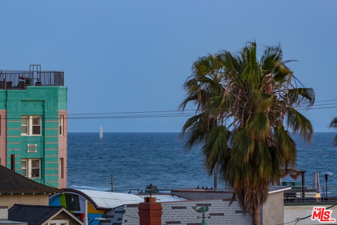 43 Ozone Avenue Venice, CA 90291 - Photo 27 of 30