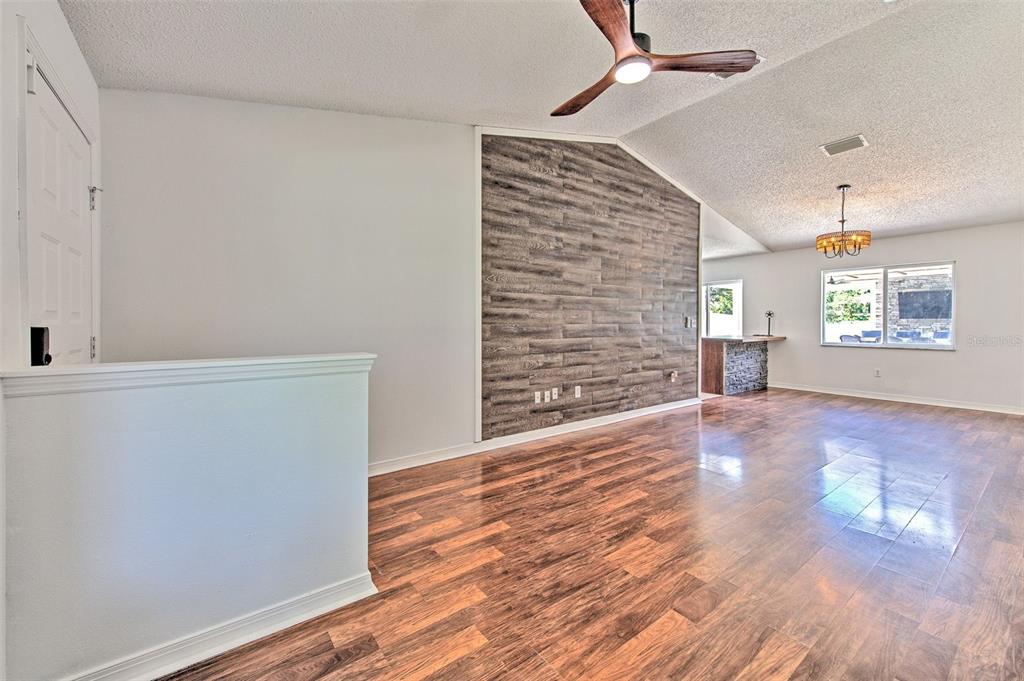 319 Abigail Road Plant City, FL 33563 - Photo 9 of 35 Gallery Image 9