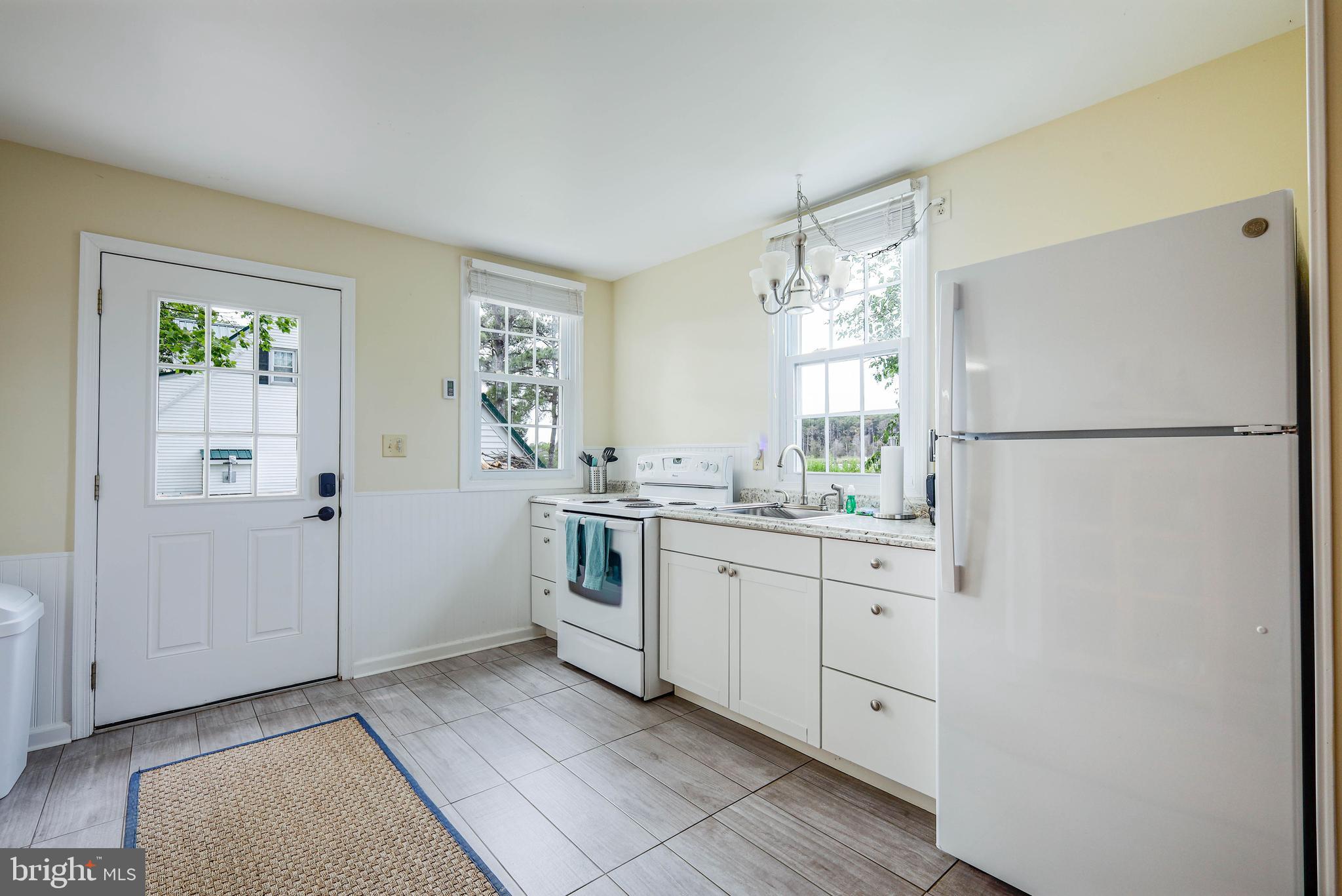 4004 Robinson Neck Road Taylors Island, MD 21669 - Photo 34 of 83 Bunkhouse kitchen