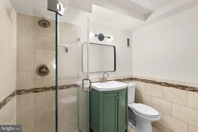 $1,600 | 533 Florida Avenue Northwest, Unit 1, Washington, DC 20001