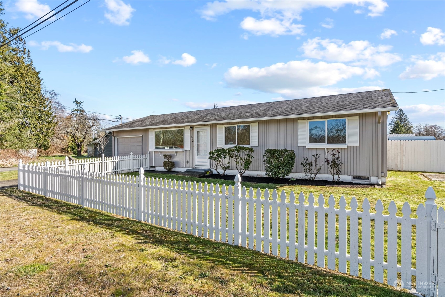 902 Calhoun Road Aberdeen, WA 98520 - Photo 3 of 37 Gallery Image 3