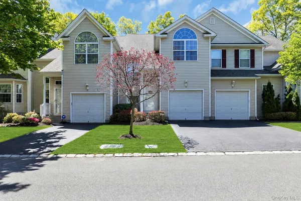 $549,000 | 13 Cranberry Circle, Medford, NY 11763