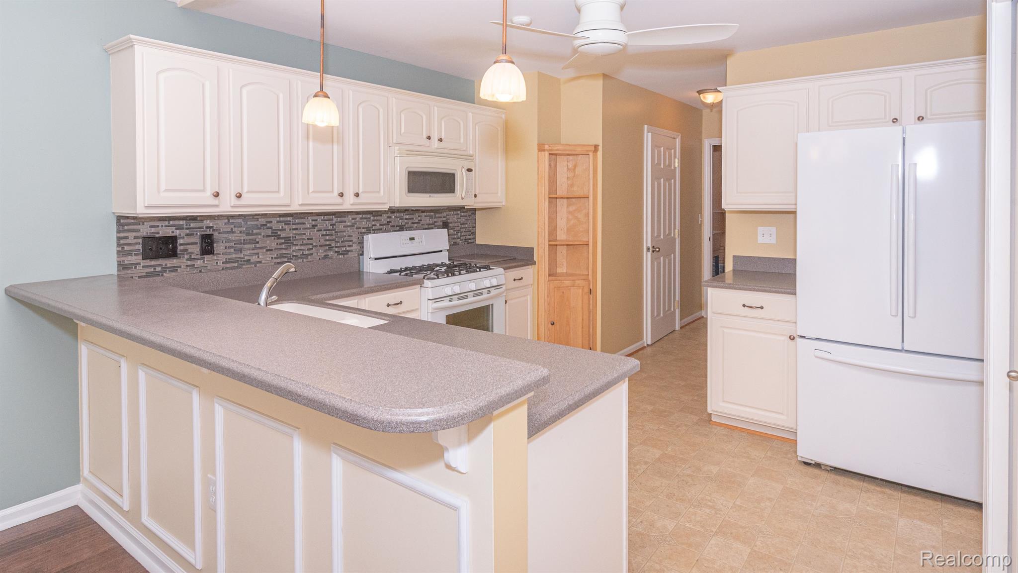 49105 Hawksburry Road, Unit 31 Canton, MI 48188 - Photo 20 of 56 Gallery Image 20