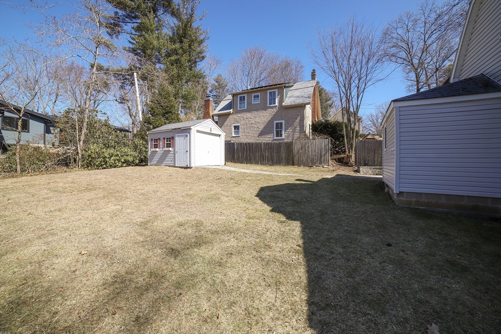 27 Riverside Avenue Bedford, MA 01730 - Photo 1 of 31 Gallery Image 1