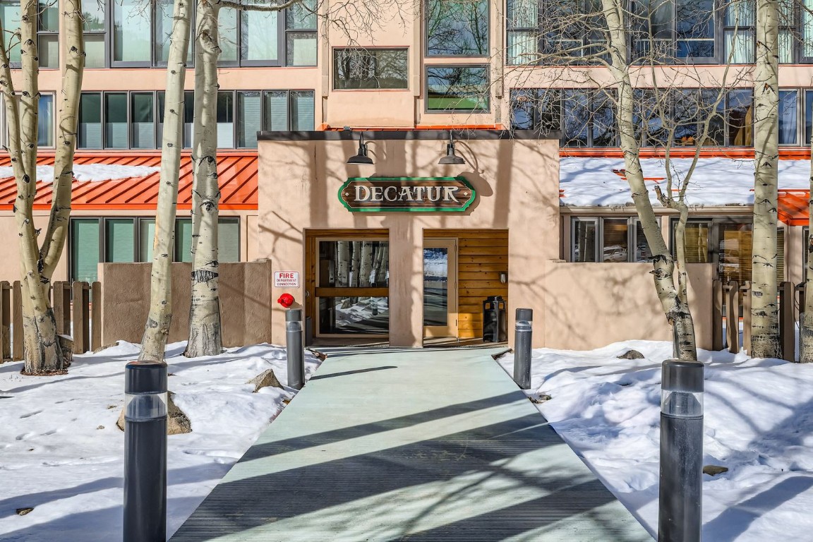 22340 Highway 6, Unit 1784 Keystone, CO 80435 - Photo 20 of 28 a street sign on a street corner