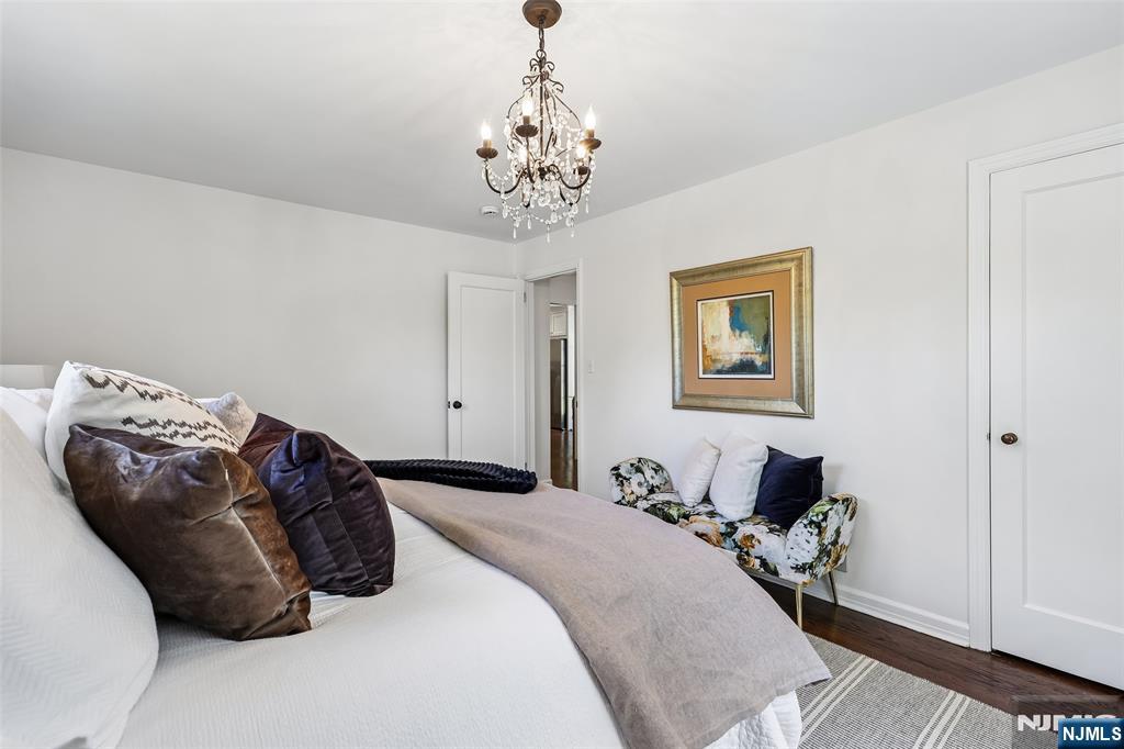 571 Laurel Road Ridgewood, NJ 07450 - Photo 11 of 25