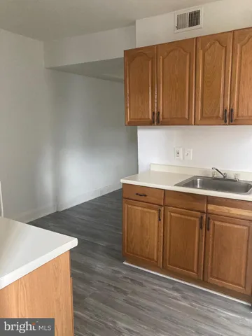 $1,000 | 776 Washington Boulevard, Unit 2F, Baltimore, MD 21230