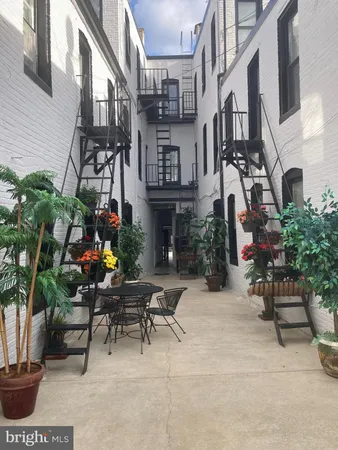 $1,000 | 776 Washington Boulevard, Unit 2F, Baltimore, MD 21230