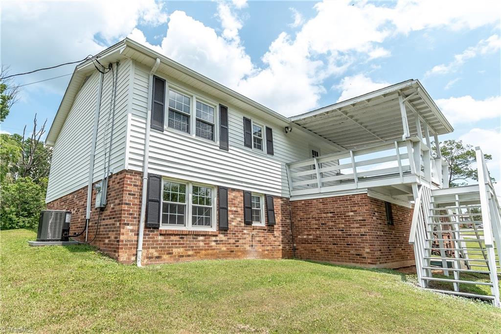 205 Burgundy Road Mount Airy, NC 27030 - Photo 4 of 23 Gallery Image 4