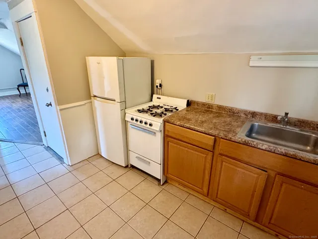 $1,100 | 28 French Street, Unit 6, Torrington, CT 06790