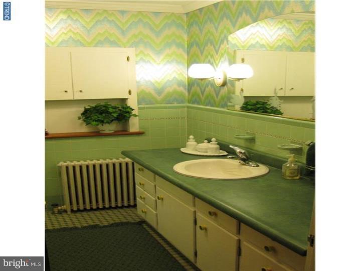 424 Beck Road Souderton, PA 18964 - Photo 17 of 23 Bathroom