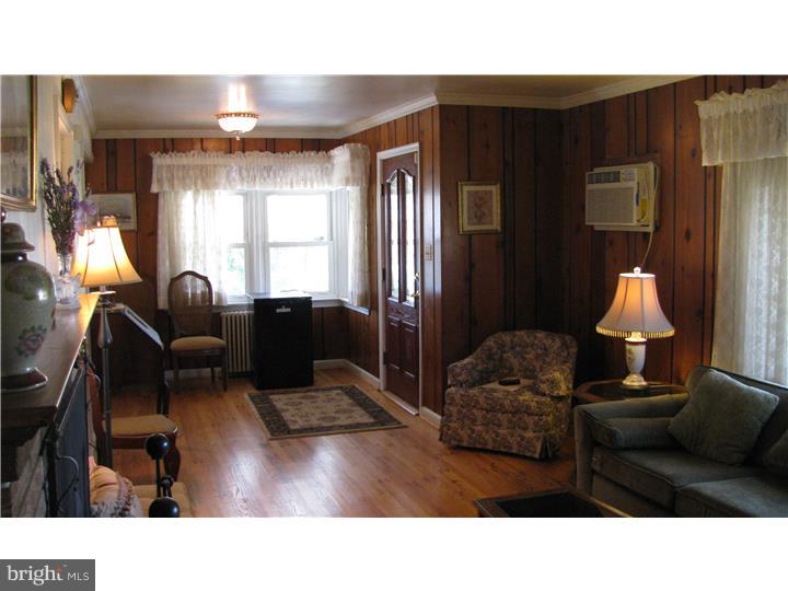 424 Beck Road Souderton, PA 18964 - Photo 6 of 23 Living Room