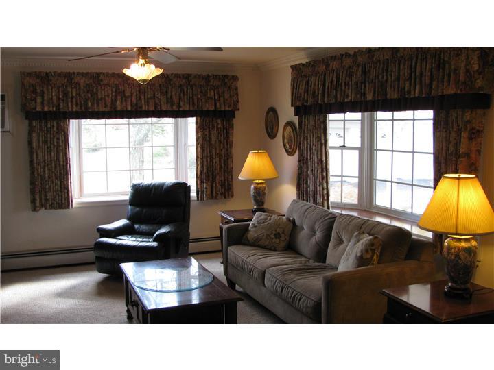 424 Beck Road Souderton, PA 18964 - Photo 10 of 23 Family Room