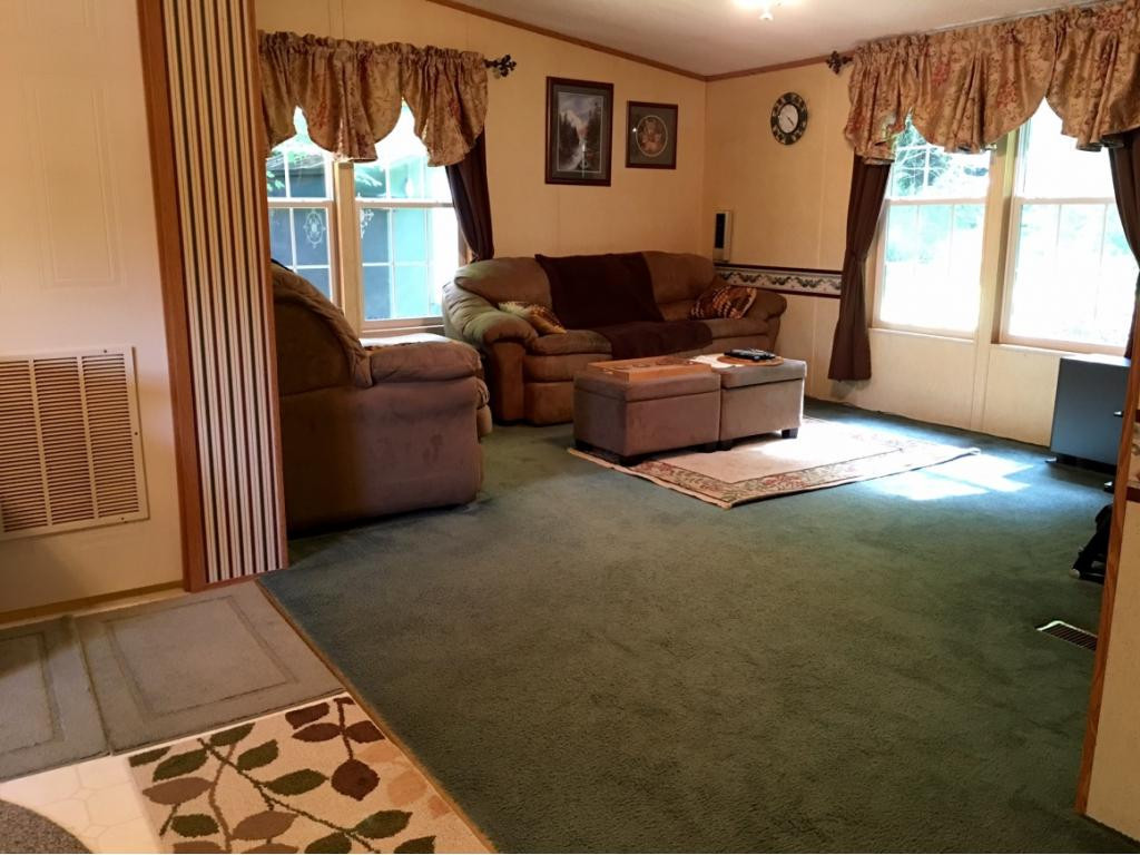 7702 Wells Boone Road Norton, VA 24273 - Photo 14 of 36 Lots of Living Space